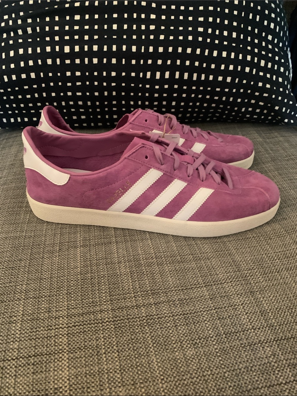 Men’s Sz 12 NWT Adidas Gazelle Decon Purple Cloud White Gold Metallic
